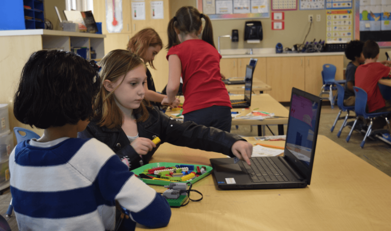 Read more about the article Why Lego Robotics is a Great Way to Teach Your Child Coding